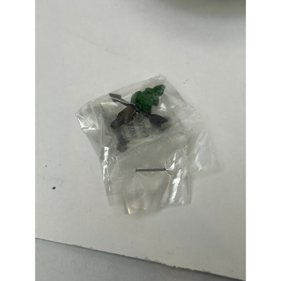 Department 56 New England Village Sawyer Family Tree Farm set 2004 - Picture 15 of 15